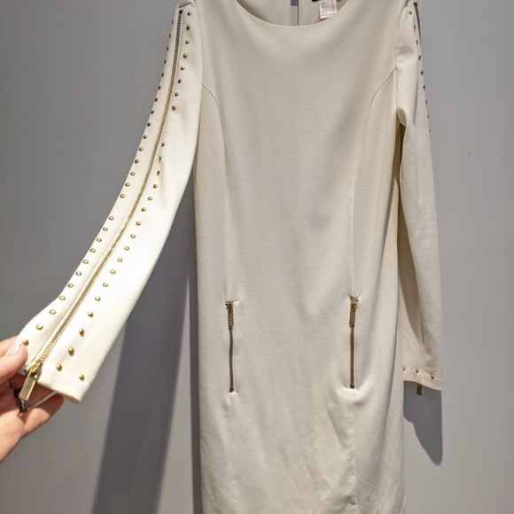 White dress - Picture 1 of 4